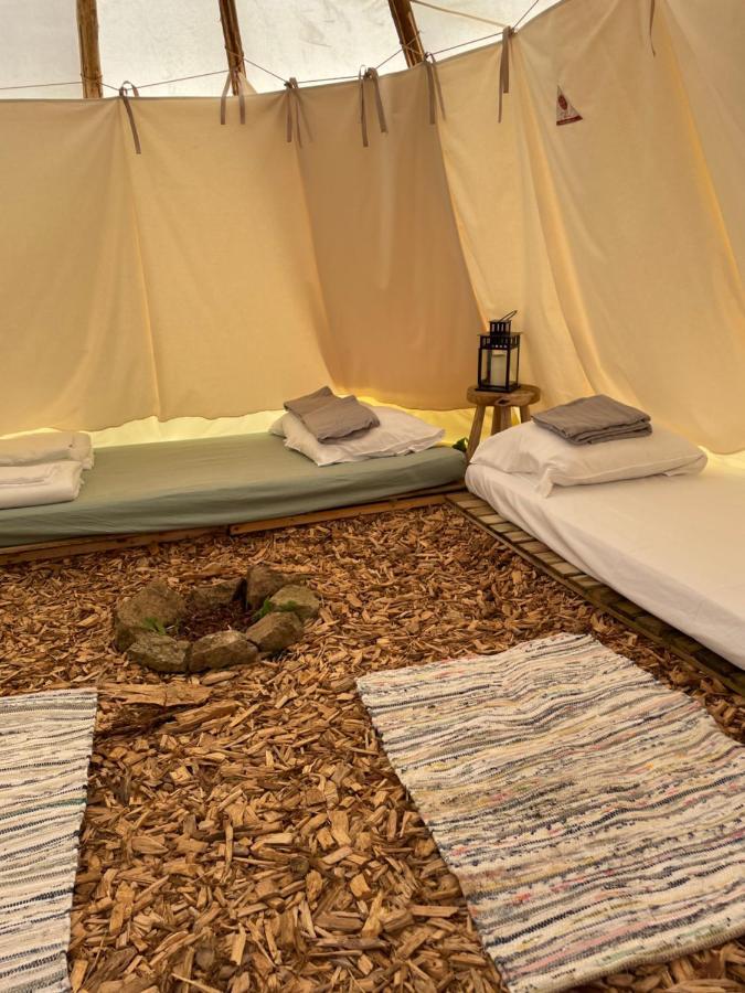 Terra-Tipike, Tipi A La Ferme Entre Terre Et Mer Trebry Экстерьер фото