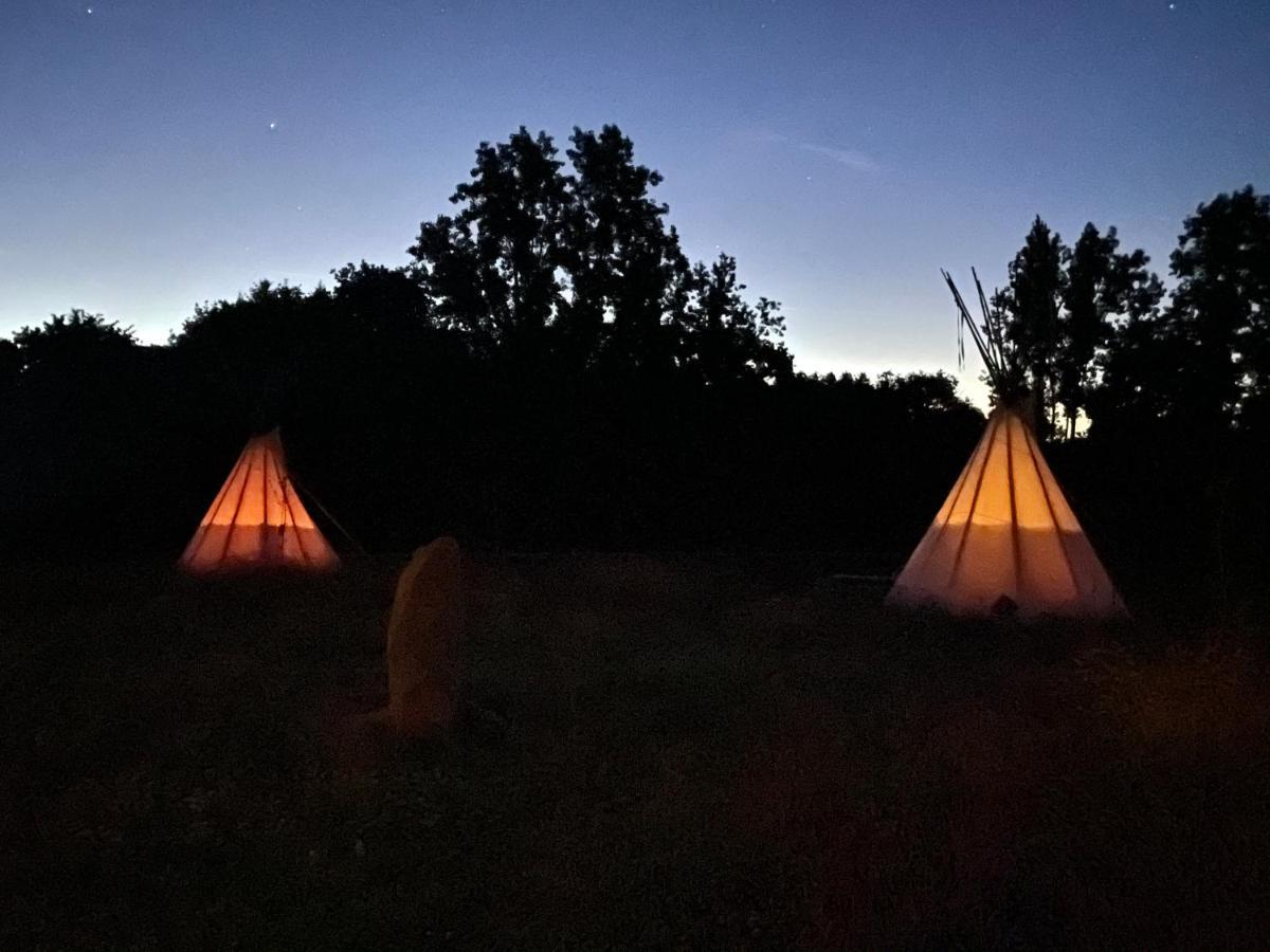 Terra-Tipike, Tipi A La Ferme Entre Terre Et Mer Trebry Экстерьер фото